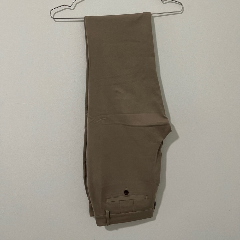 True classic Slim chinos